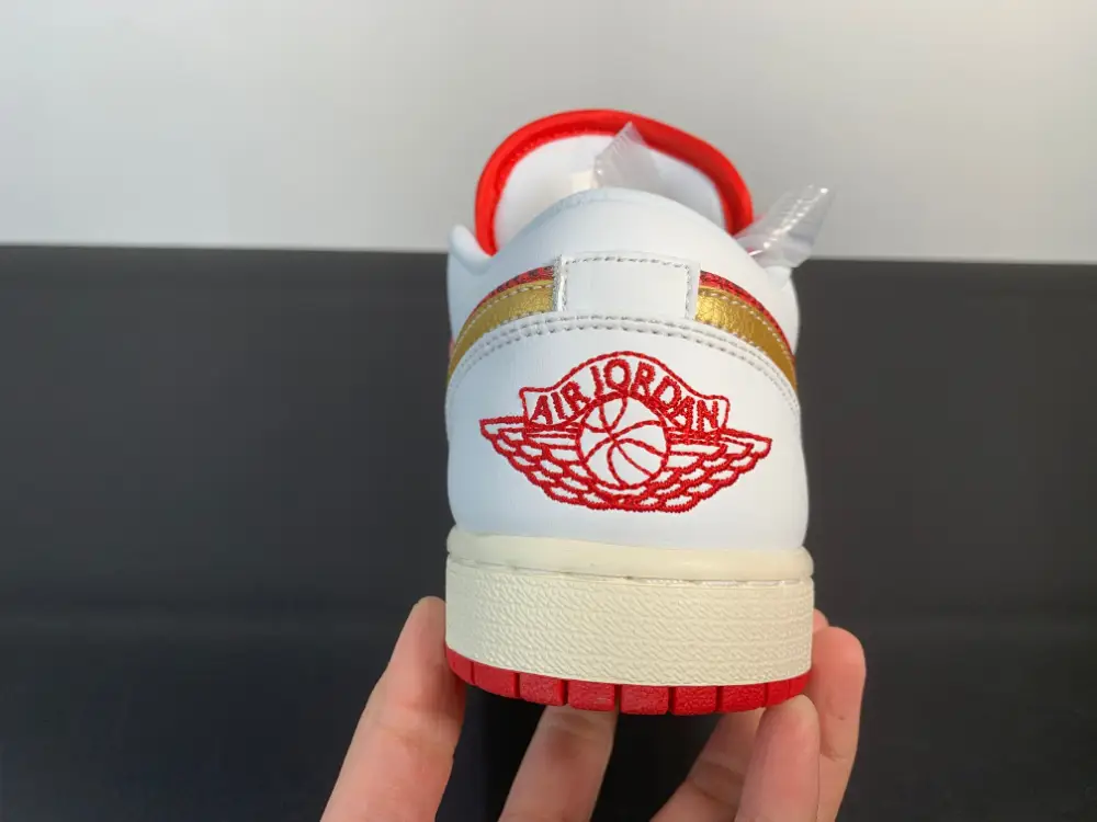 Air Jordan 1 Low SE GS Spades 