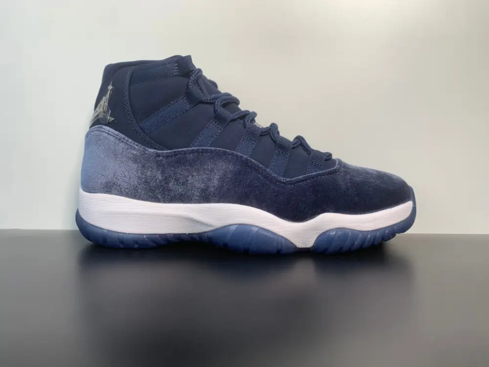 Air Jordan 11 Velvet Midnight Navy AR0715-441 E3C1528