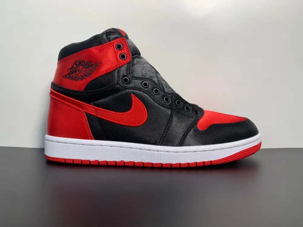 Air Jordan 1 High OG WMNS “Satin Bred” FD4810-061 