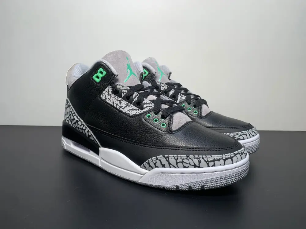 Air Jordan 3 Retro Green Glow CT8532-031 