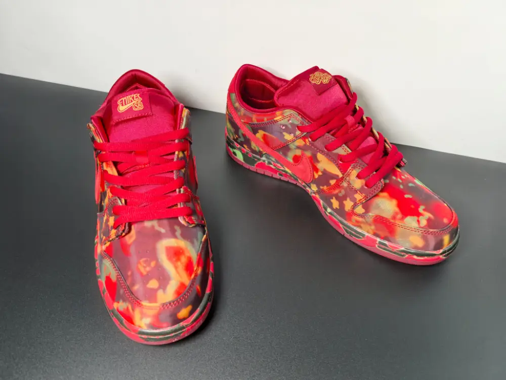 The Wizard of Oz X Nike SB Dunk Low“Ruby Slipper” 