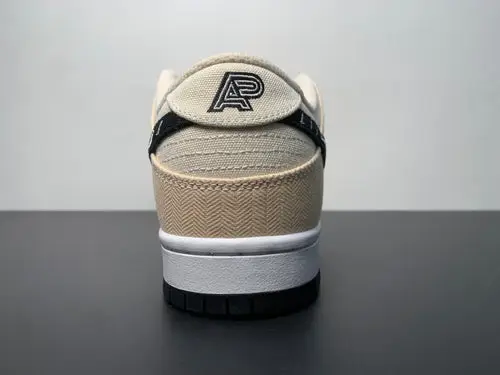 Albino & Preto x Nike SB Dunk Low 