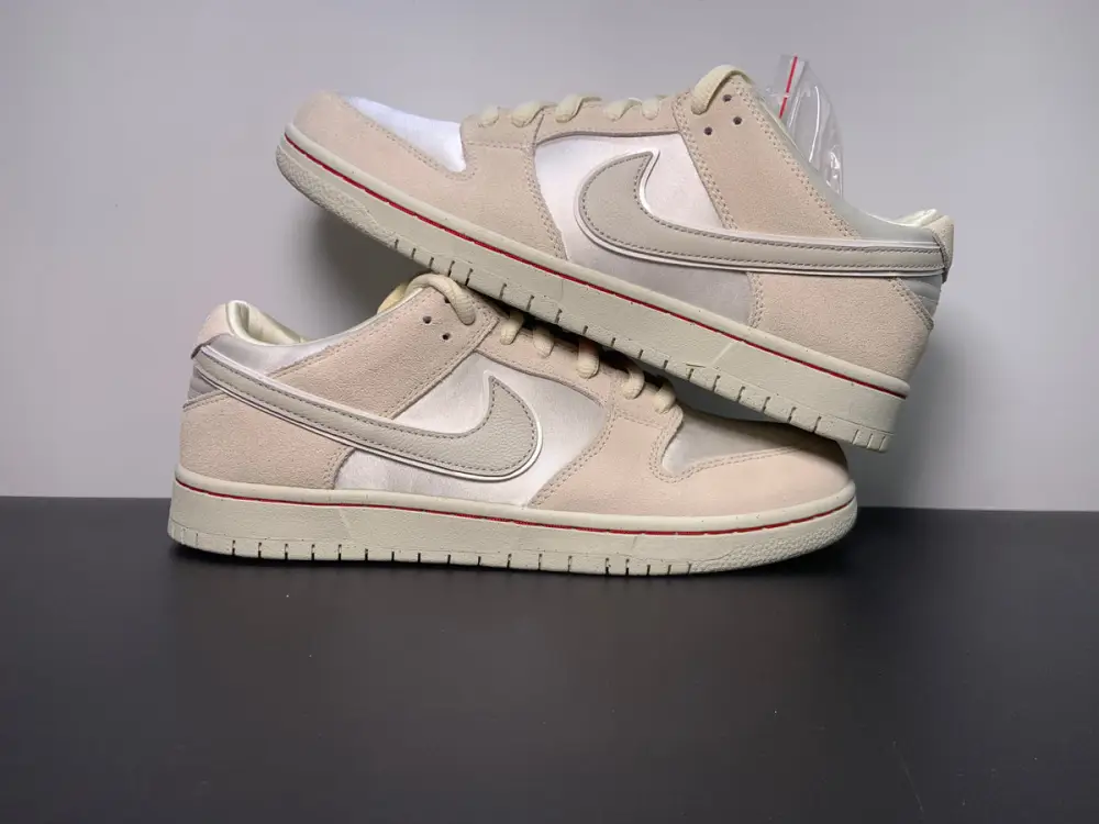 Nike SB Dunk Low Love Found 
