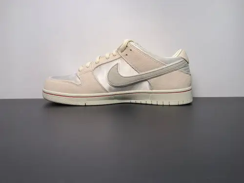 Nike SB Dunk Low Love Found 
