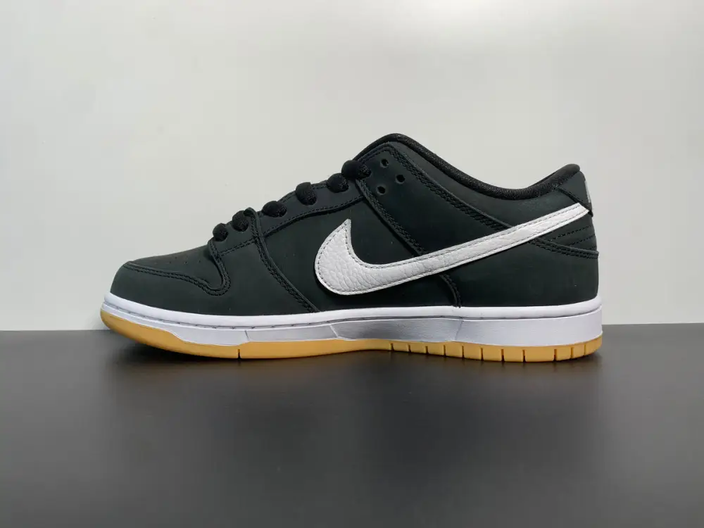 Nike Dunk Low SB 'Black Gum'‘ CD2563-101 