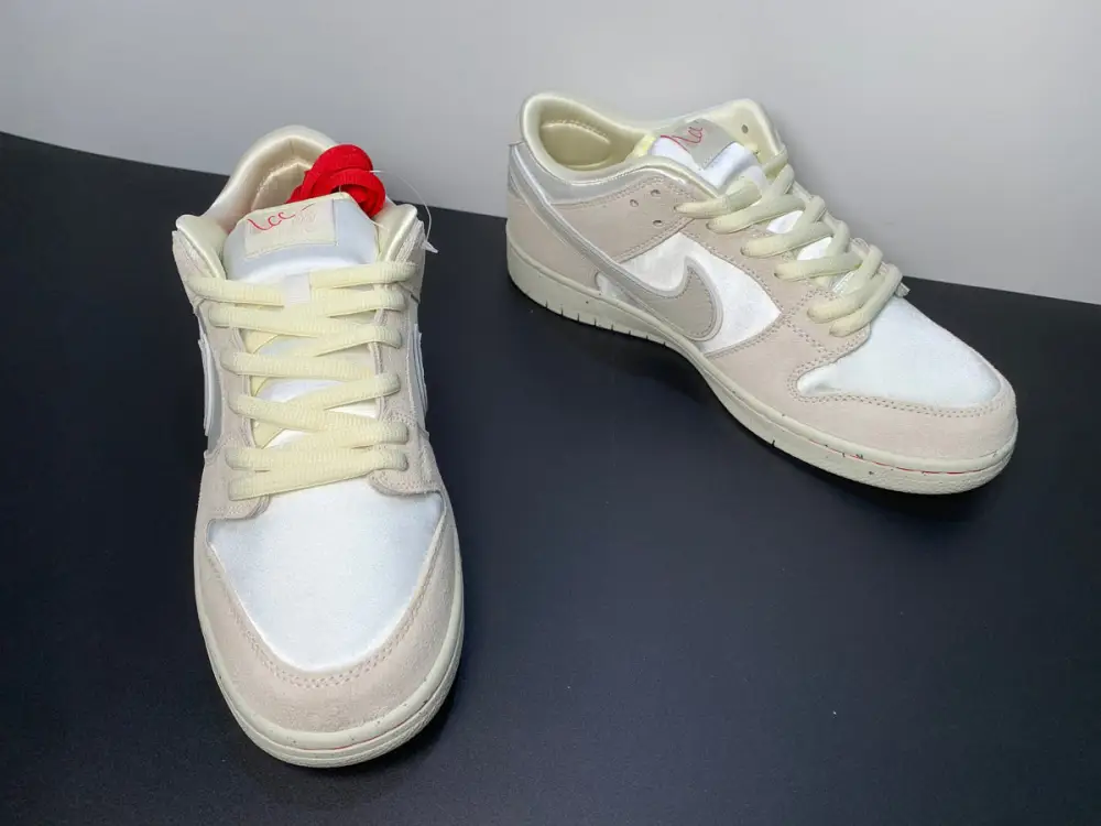Nike SB Dunk Low Premium “Valentine’s Day” 