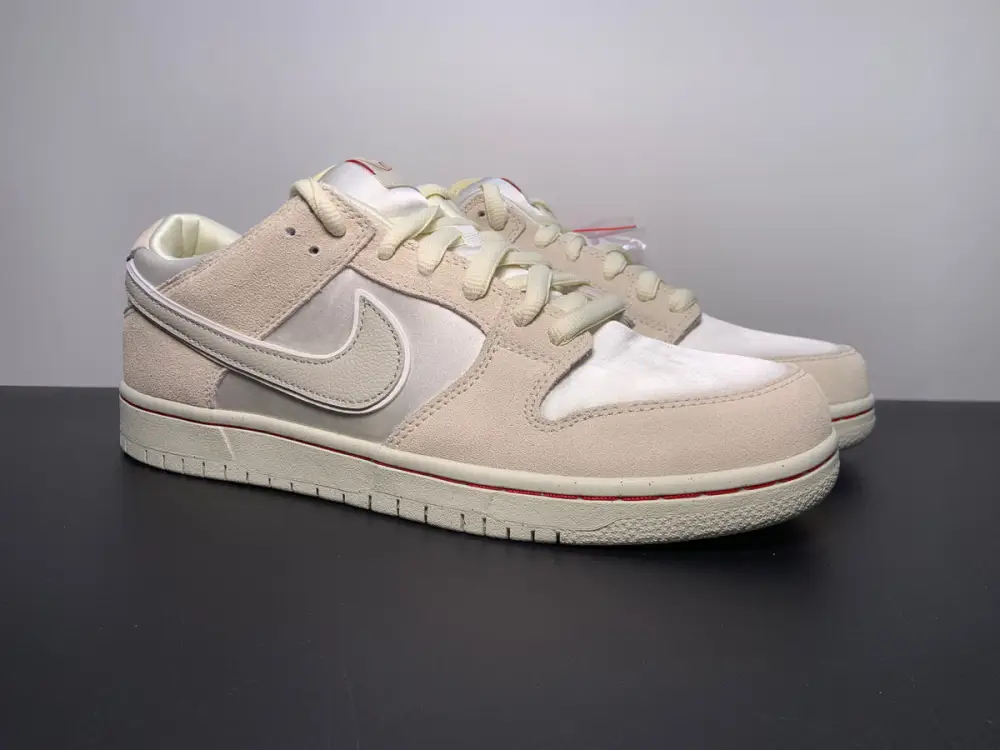 Nike SB Dunk Low Love Found 