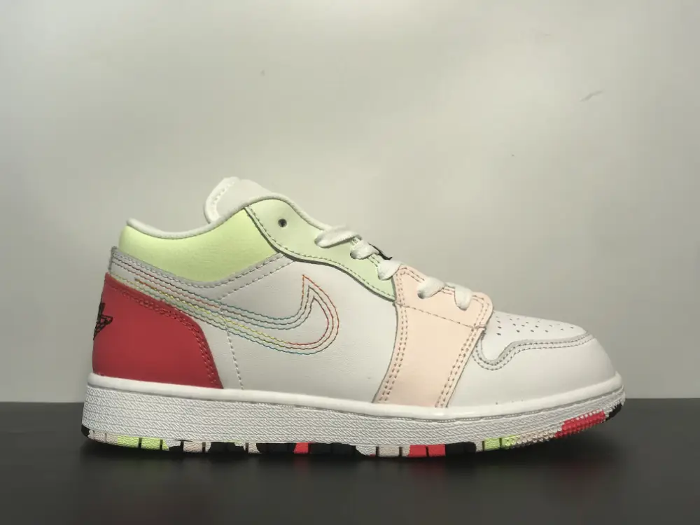 NIKE Air Jordan 1 Low Glow-In-The-Dark 7063547