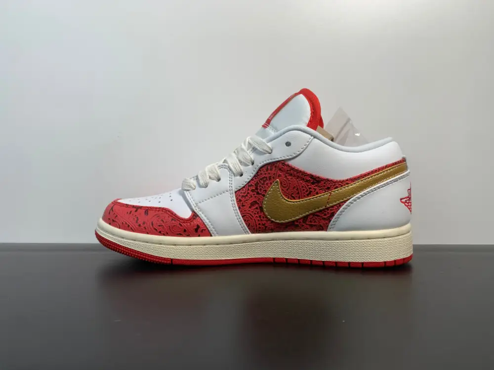 Air Jordan 1 Low SE GS Spades 