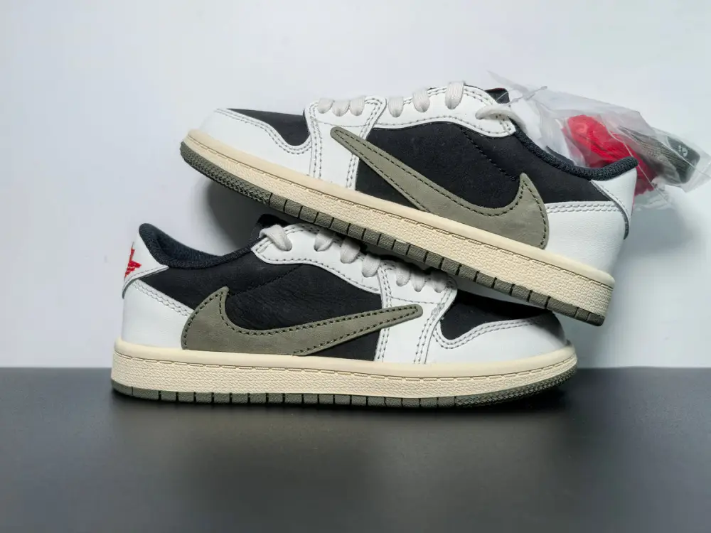 Travis Scott X Wmns Air Jordan 1 Retro Low OG Olive PRE-OWNED 
