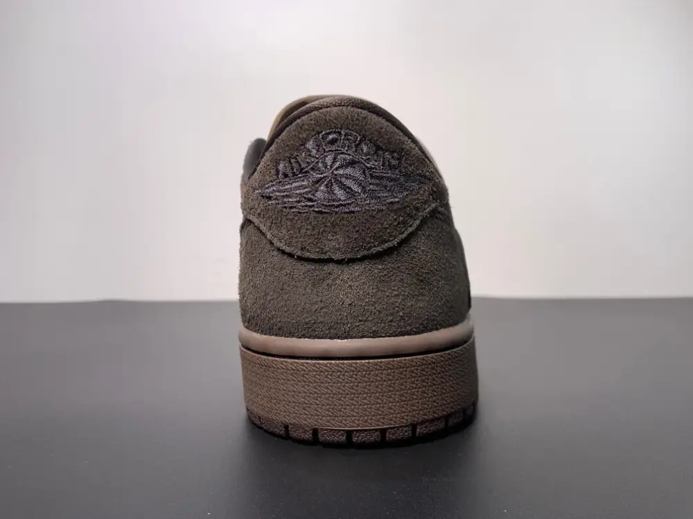 Air Jordan 1 Retro Low OG SP x Travis Scott ‘Velvet Brown’ DM7866-202 