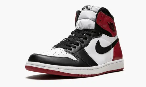 Air Jordan 1 Retro High OG "Black Toe" 