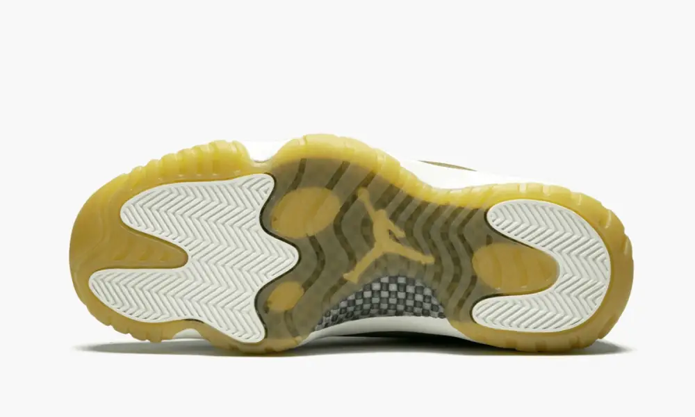 WMNS Air Jordan 11 Retro "Neutral Olive" 
