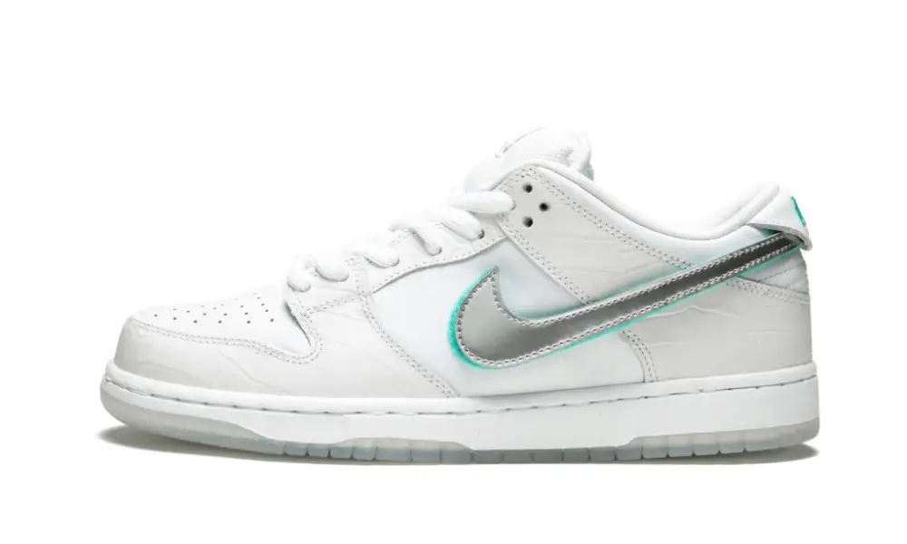 SB Dunk Low Pro OG QS "Diamond Supply White" 