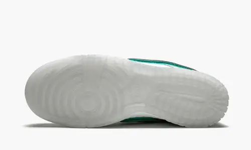 SB Dunk Low Pro OG QS "Diamond Supply White" 
