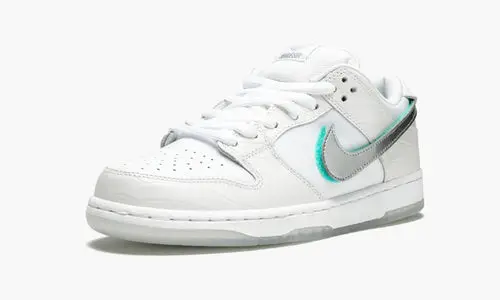 SB Dunk Low Pro OG QS "Diamond Supply White" 