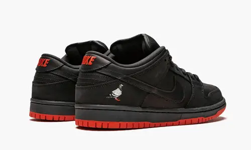 SB Dunk Low TRD QS "Black Pigeon" 