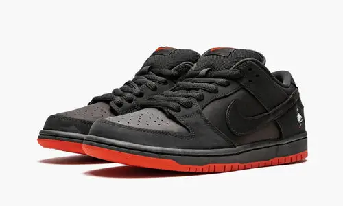 SB Dunk Low TRD QS "Black Pigeon" 