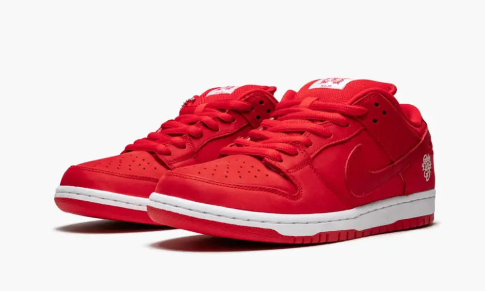 SB Dunk Low Pro QS "Girls Don't Cry" 