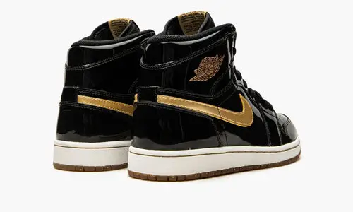 Air Jordan 1 Retro High OG "Black Metallic Gold" 