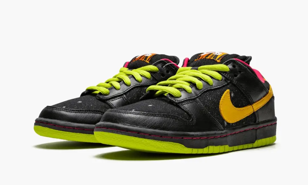 SB Dunk Low Premium "Space Tiger" 