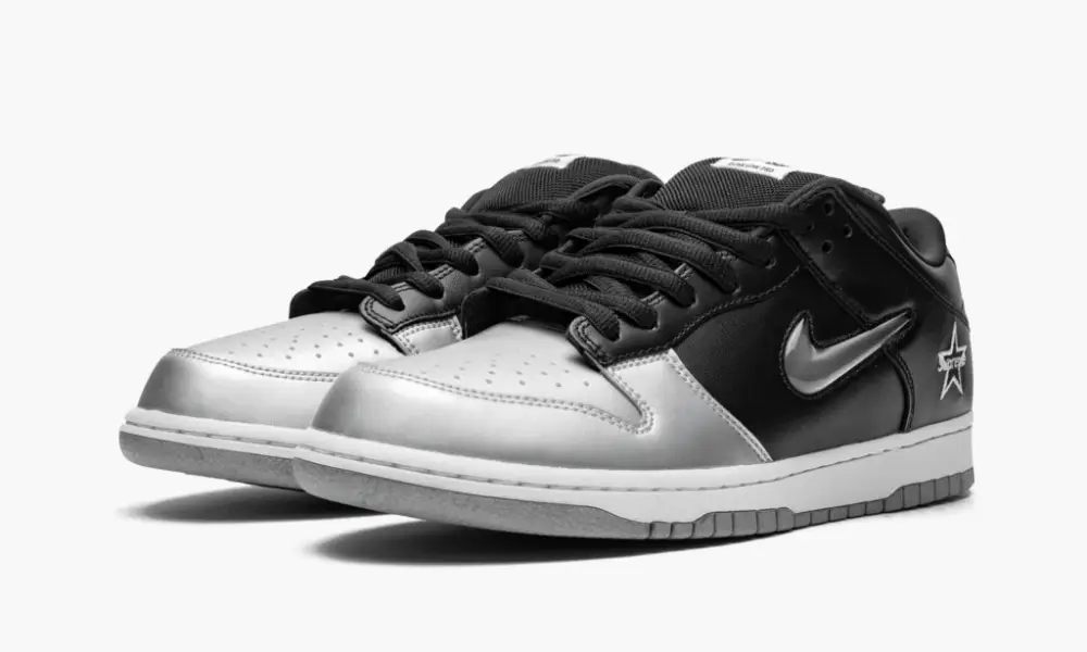 SB Dunk Low OG QS "Supreme - Jewel Swoosh Silver Black"