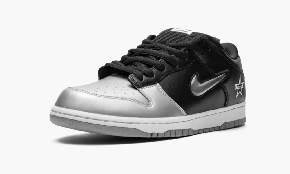 SB Dunk Low OG QS "Supreme - Jewel Swoosh Silver Black"