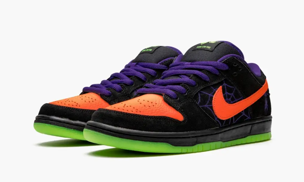 SB Dunk Low "Night of Mischief" 