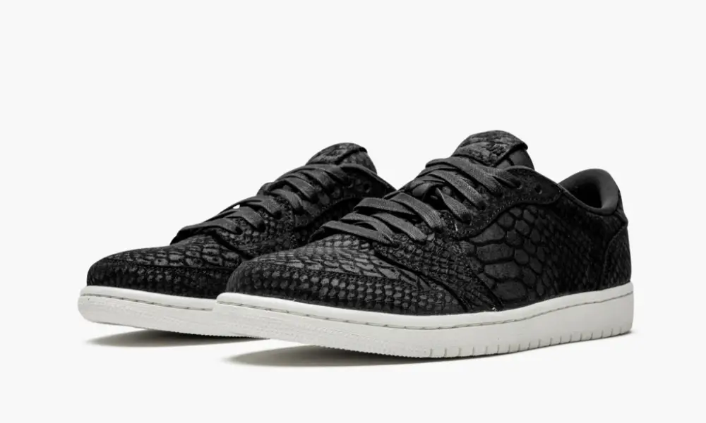 WMNS Air Jordan 1 RE LO 