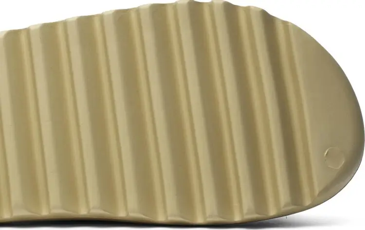 Yeezy Slides 'Desert Sand' 