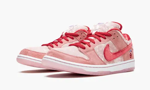 SB Dunk Low Pro "StrangeLove"