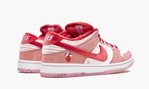 SB Dunk Low Pro "StrangeLove" 