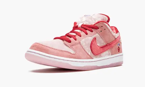 SB Dunk Low Pro "StrangeLove" 