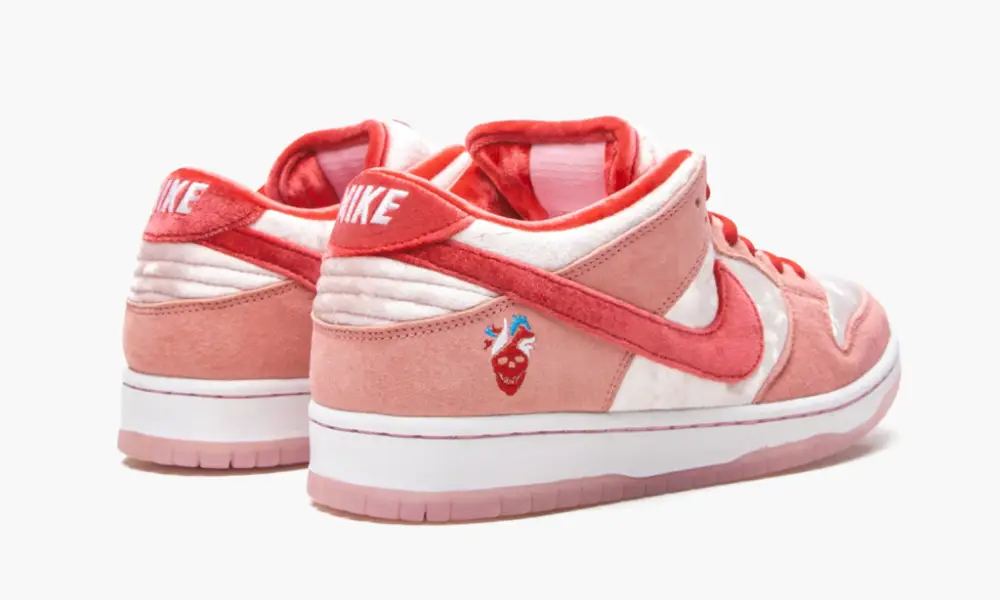 SB Dunk Low "StrangeLove - Special Box" 