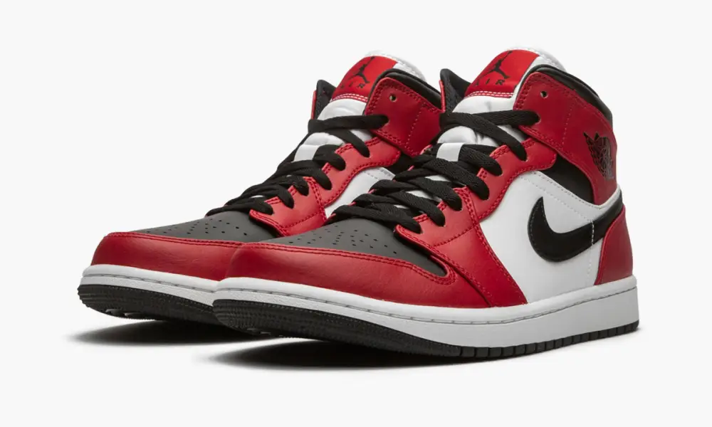 Air Jordan 1 Mid "Chicago Black Toe" 