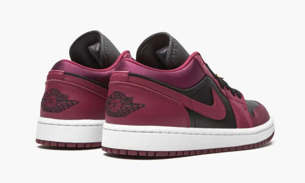WMNS Air Jordan 1 Low SE "Beetroot" 
