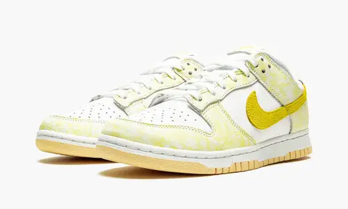 W Dunk Low "Yellow Strike"