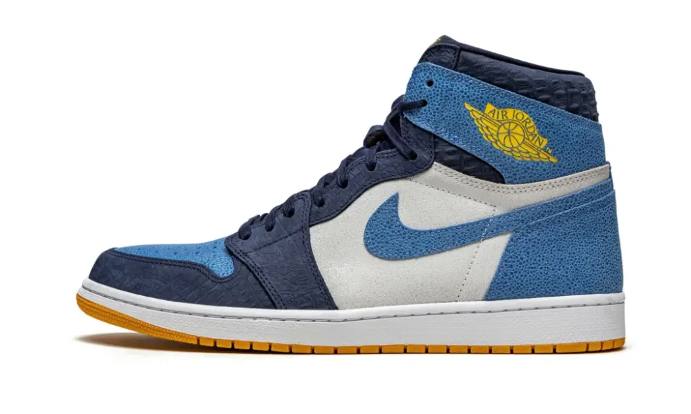 Air Jordan 1 Retro High OG "Marquette PE" 