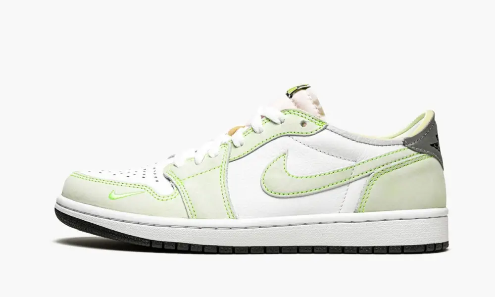 Air Jordan 1 Low OG "Ghost Green" 