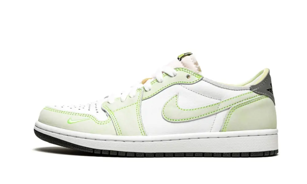 Air Jordan 1 Low OG "Ghost Green" 