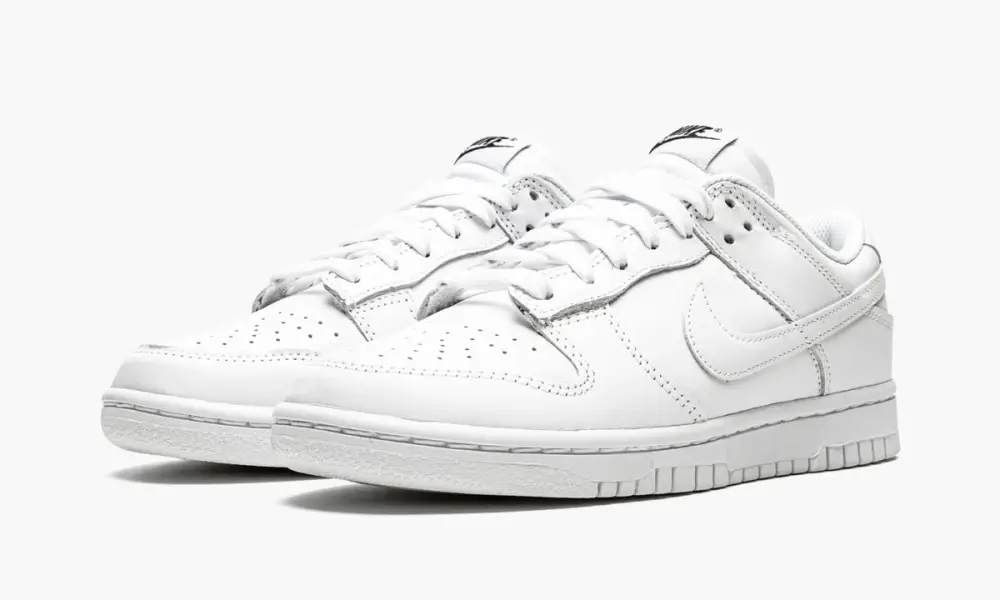 WMNS Dunk Low "Triple White" 
