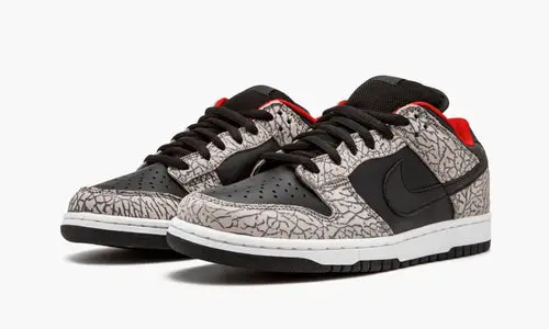 SB Dunk Low Pro "Supreme - Black Cement" 