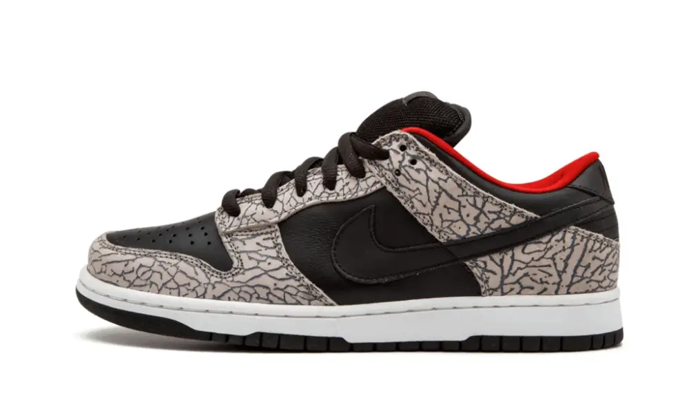 SB Dunk Low Pro "Supreme - Black Cement" 19F1338