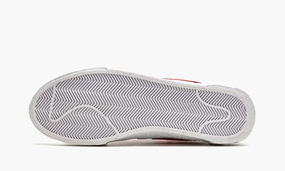 Blazer Low "Sacai - Kaws Red"