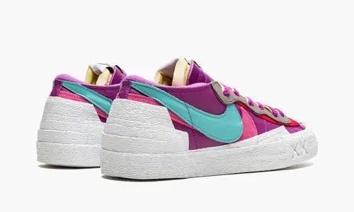 Blazer Low "Sacai - Kaws Purple Dusk" 