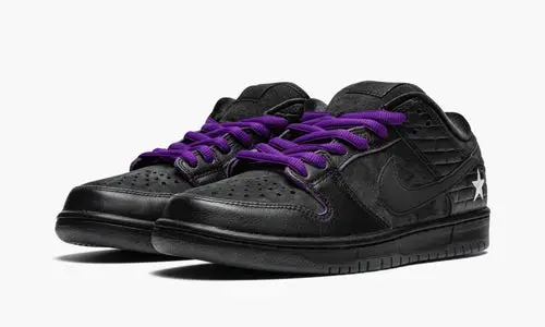 Nike SB Dunk Low "Familia First Avenue" 