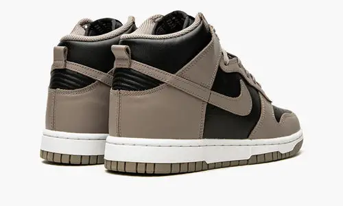 Dunk High WMNS "Moon Fossil" 