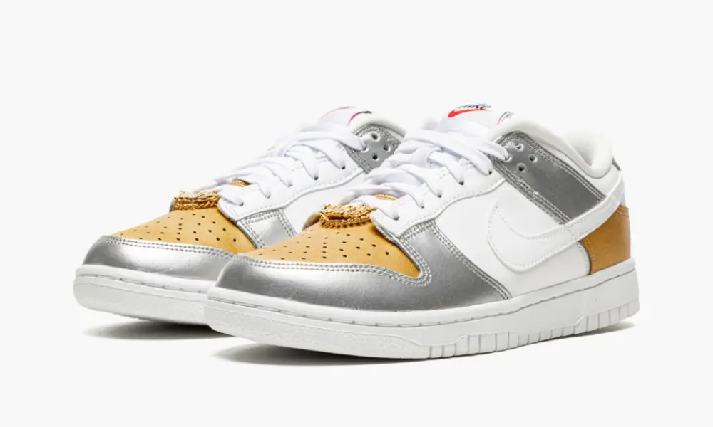 Dunk Low WMNS "Gold White Silver"
