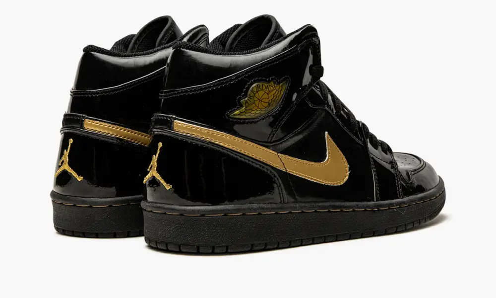 Air Jordan 1 Retro "Black Metallic Gold (2003)" 