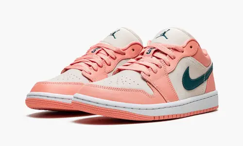 WMNS Air Jordan 1 Low 